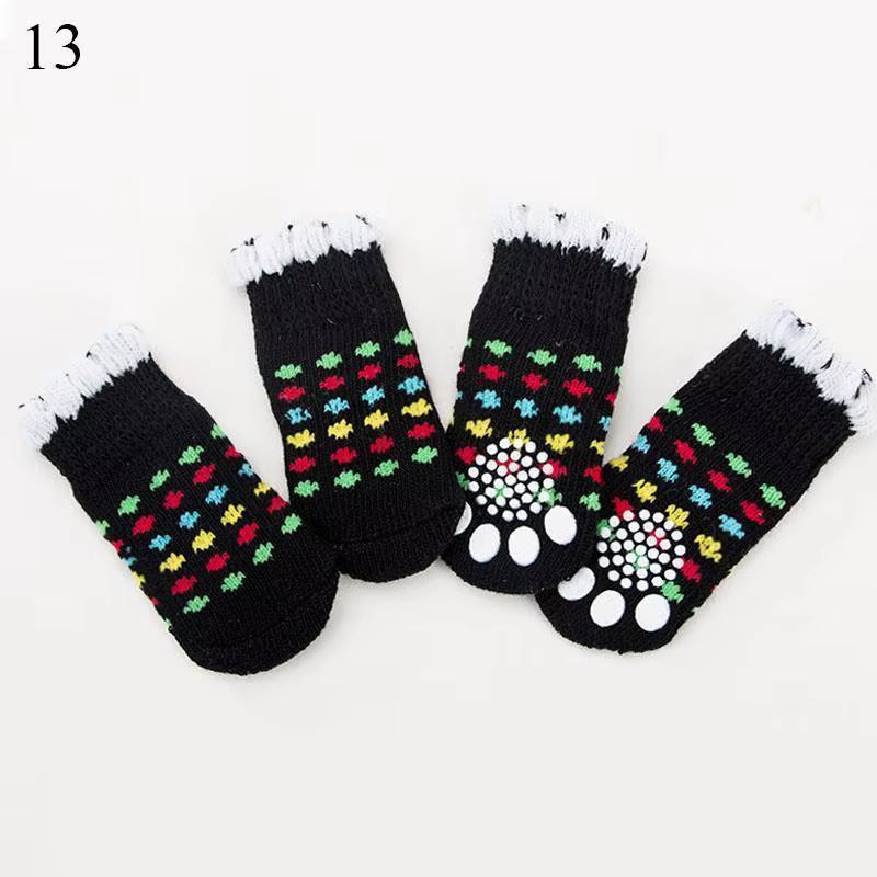 Christmas Cute Dog Knitted Socks for Small Dogs Cat Shoes Chihuahua Boots for Winter Warm Indoor Wear Slip on Paw Protector