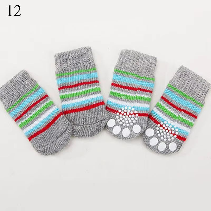 Christmas Cute Dog Knitted Socks for Small Dogs Cat Shoes Chihuahua Boots for Winter Warm Indoor Wear Slip on Paw Protector